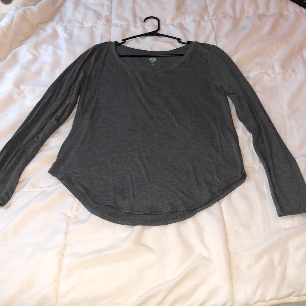 Grey long sleeve tee